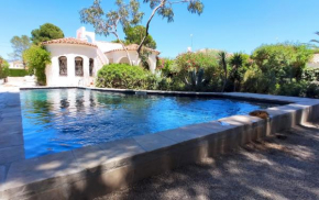Villa Dos Calas - Bonita casa de estilo rustico y piscina de agua salada